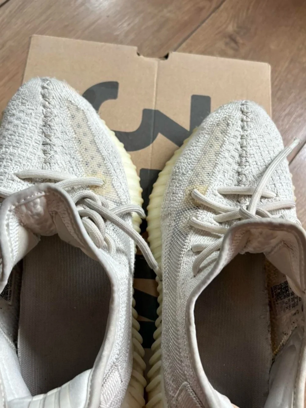 adidas Yeezy Boost 350 V2 - Bone